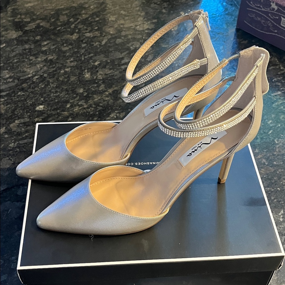 Nina Nikia Mercury Metallic Heels, Size 9 1/2 W